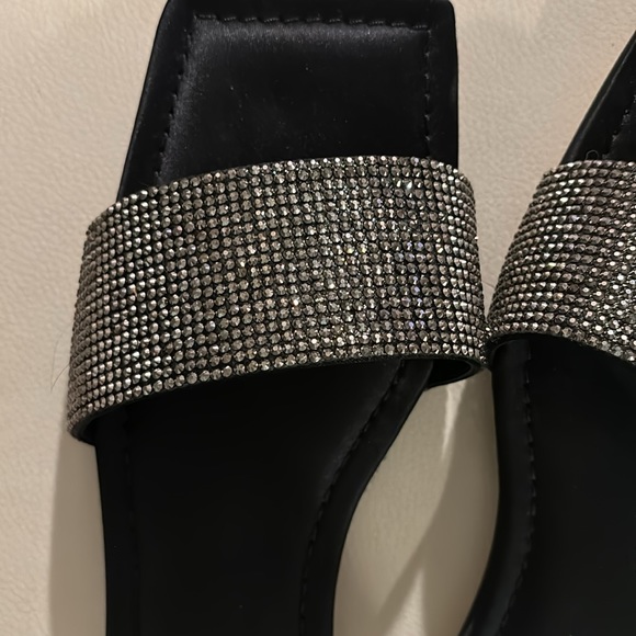 Good American Crystal Crush Standout Slide - size 9 - Picture 4 of 6